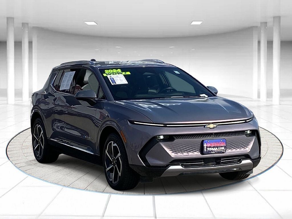 2024 Chevrolet Equinox EV photo 1