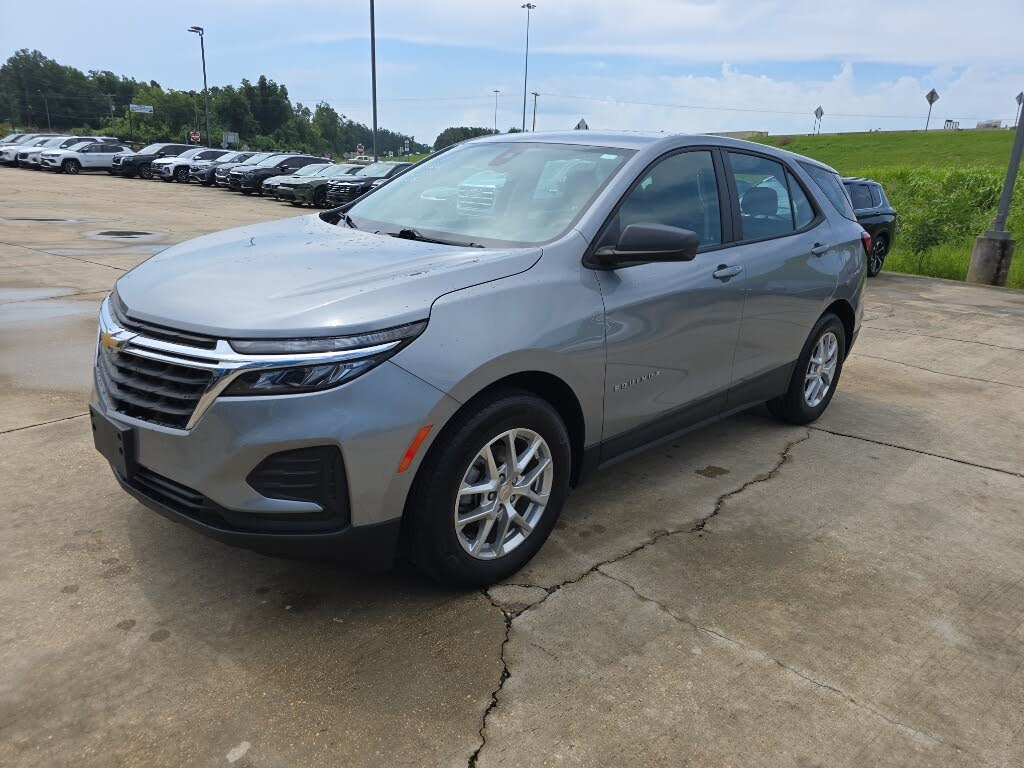 2024 Chevrolet Equinox LS listing photo