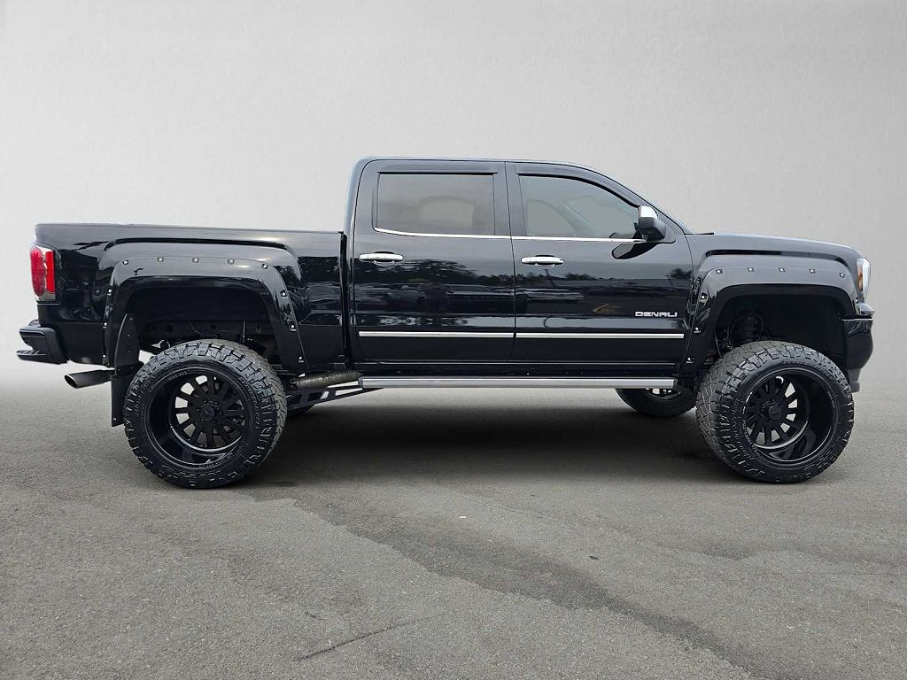 2017 GMC Sierra 1500 Denali 4WD Crew Cab 143.5