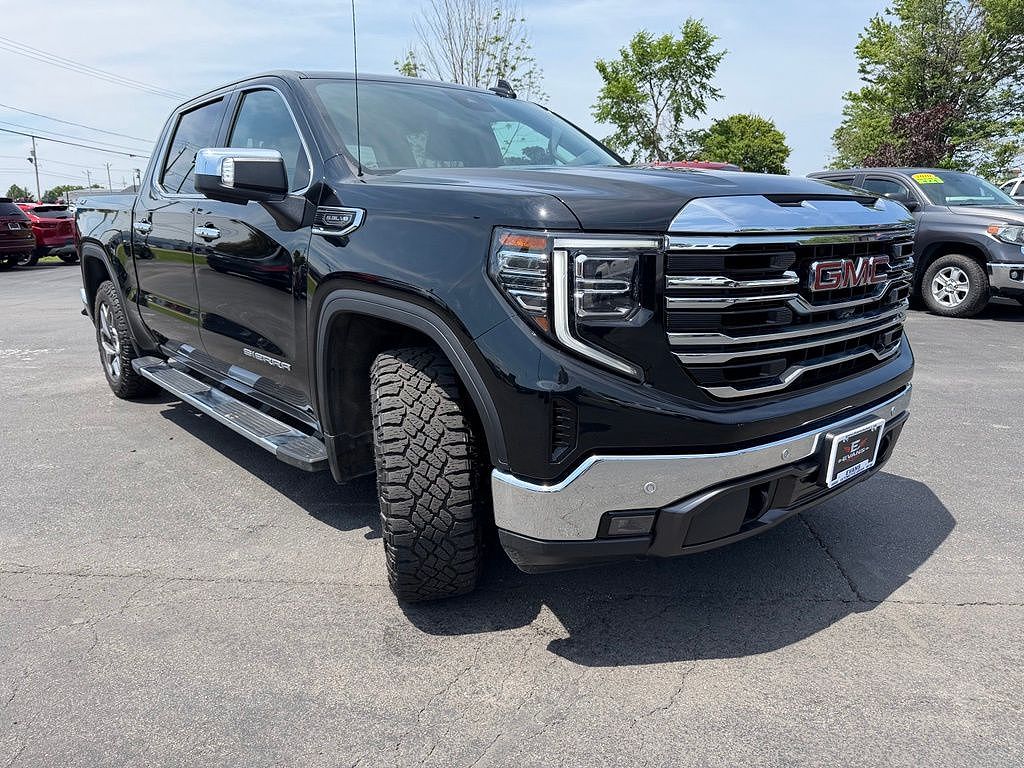 2022 GMC Sierra 1500 SLT Crew Cab 4WD