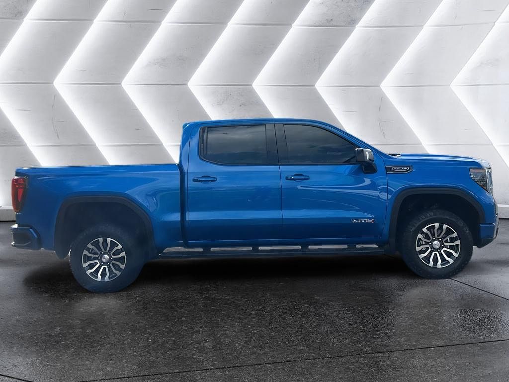 2023 GMC Sierra AT4