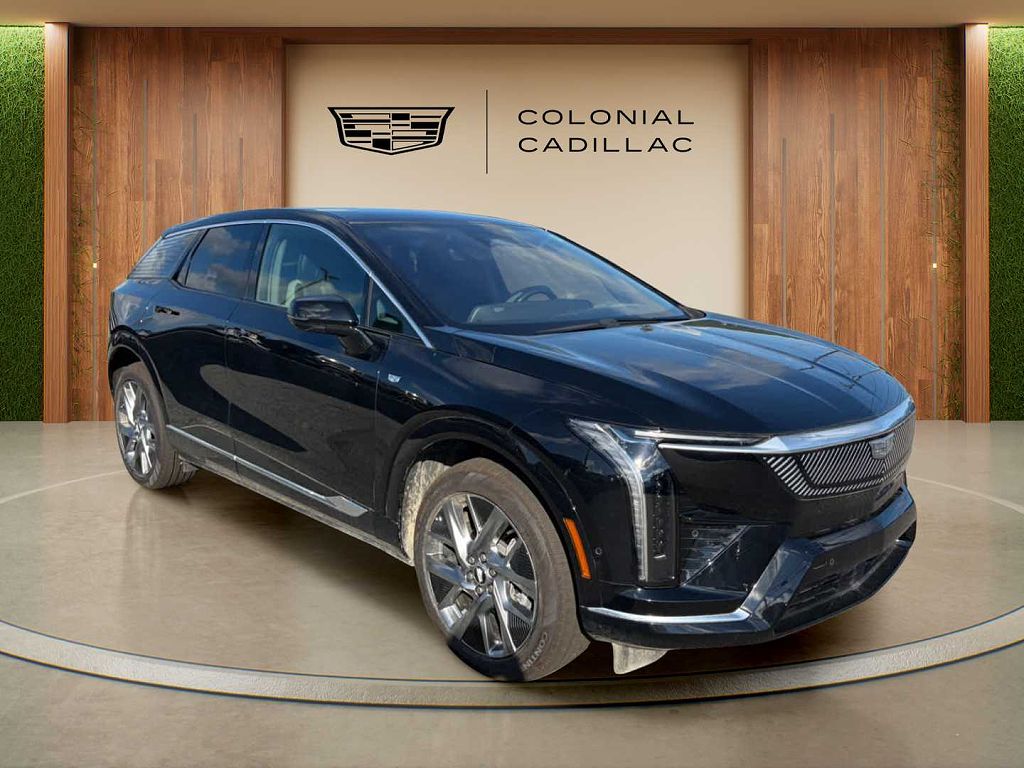 2025 Cadillac Optiq Luxury 1