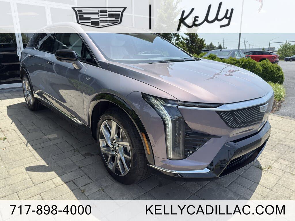 2025 Cadillac OPTIQ Luxury 1