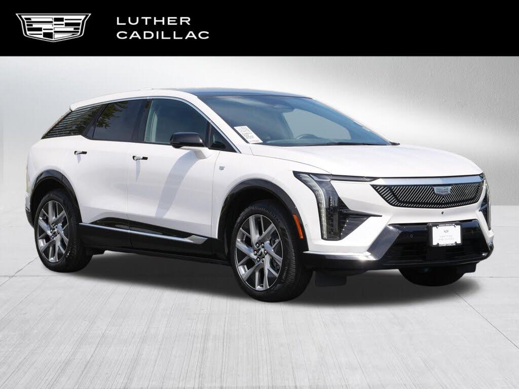 2025 Cadillac Optiq Luxury 2
