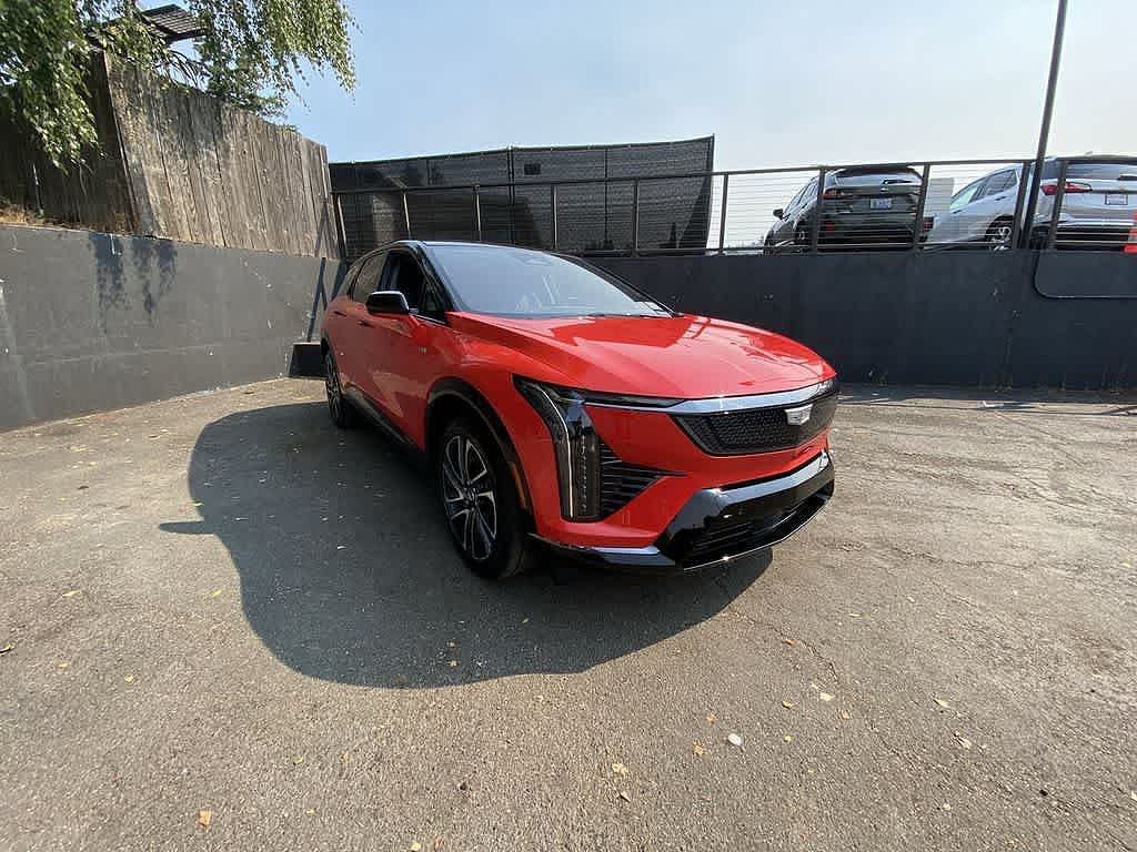 2025 Cadillac Optiq Sport 2