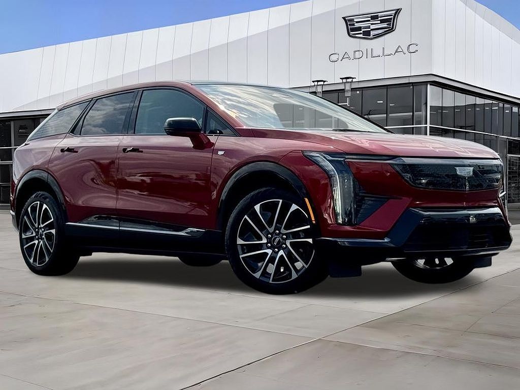 2025 Cadillac OPTIQ Sport 2