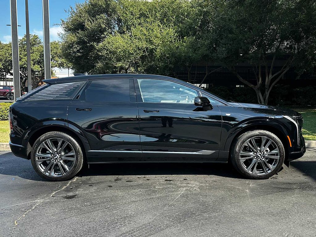 2025 Cadillac Optiq Sport 2