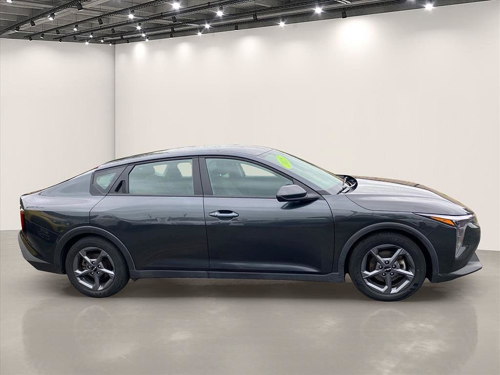 2025 Kia K4 LX