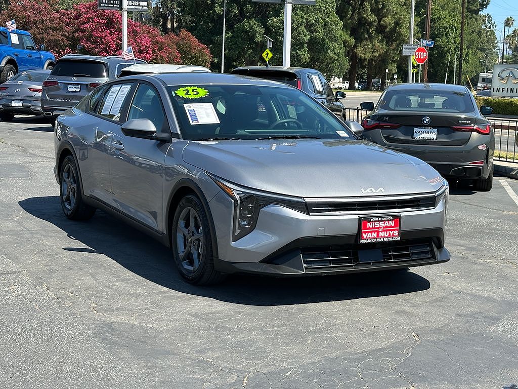 2025 Kia K4 LXS