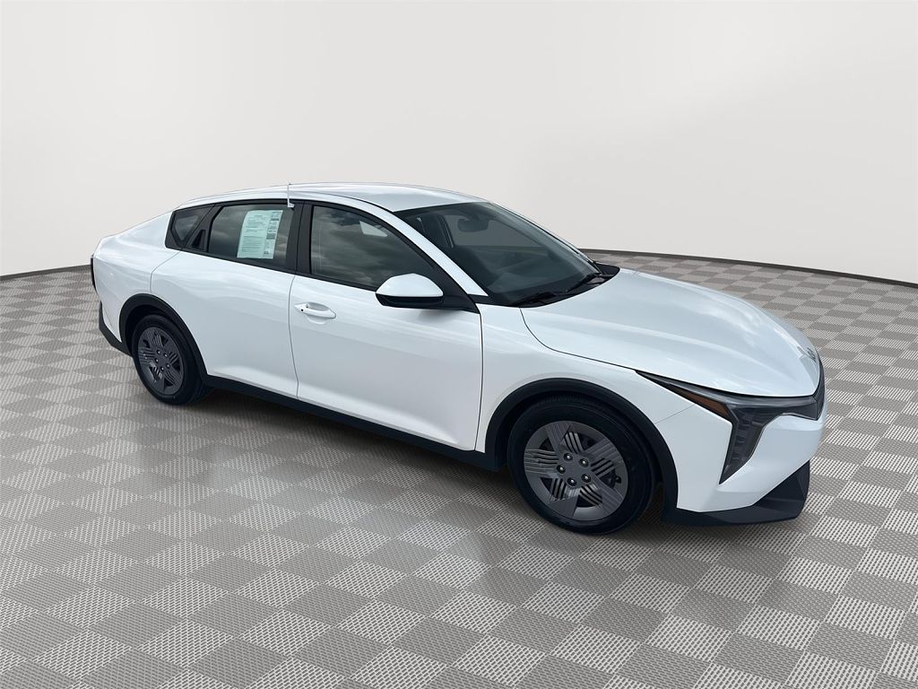 2025 Kia K4 LX