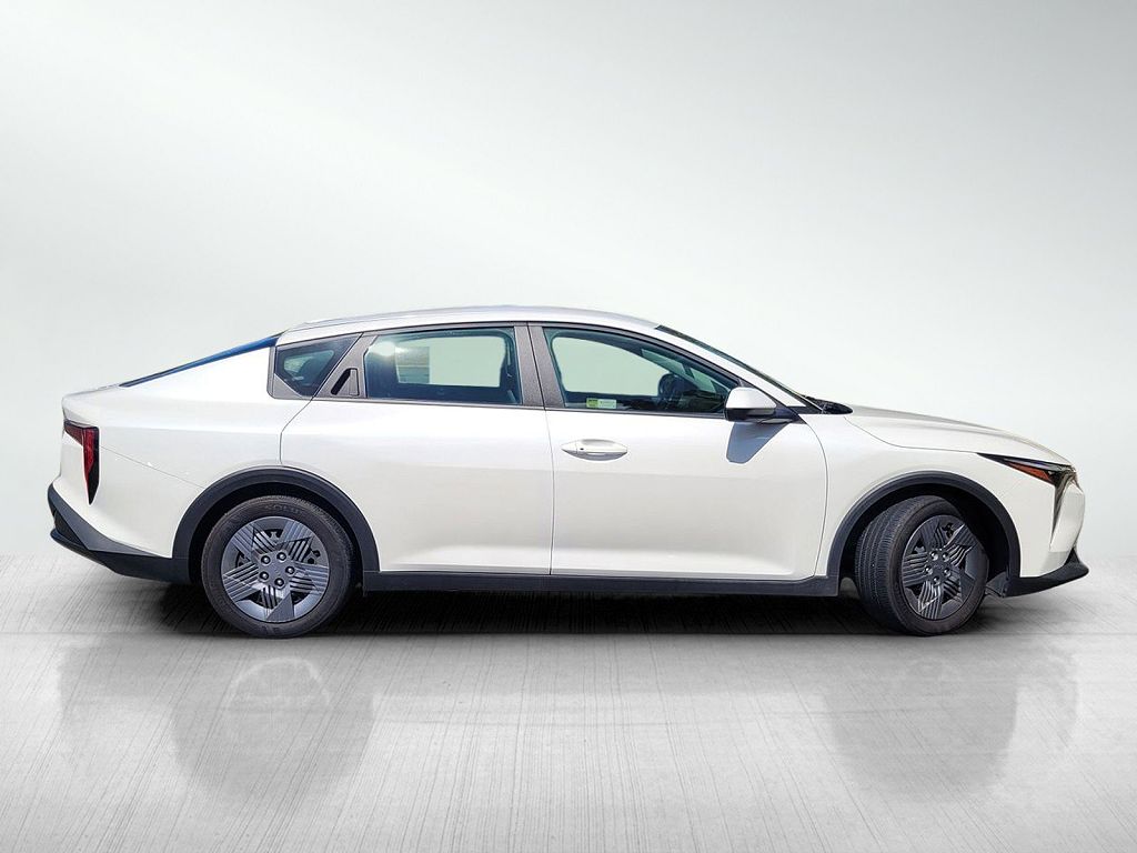2025 Kia K4 LX