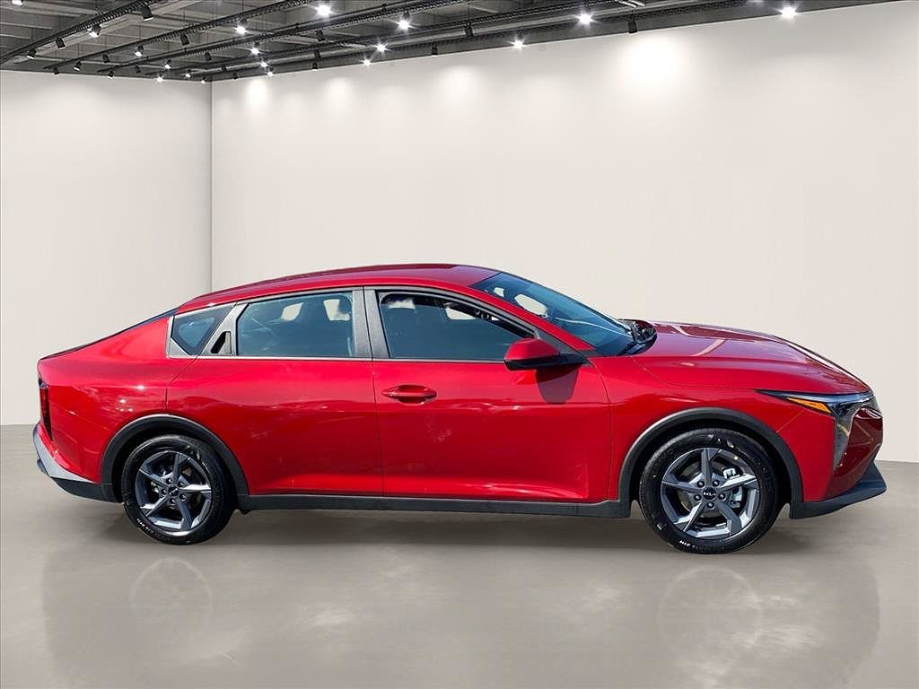 2025 Kia K4 LX