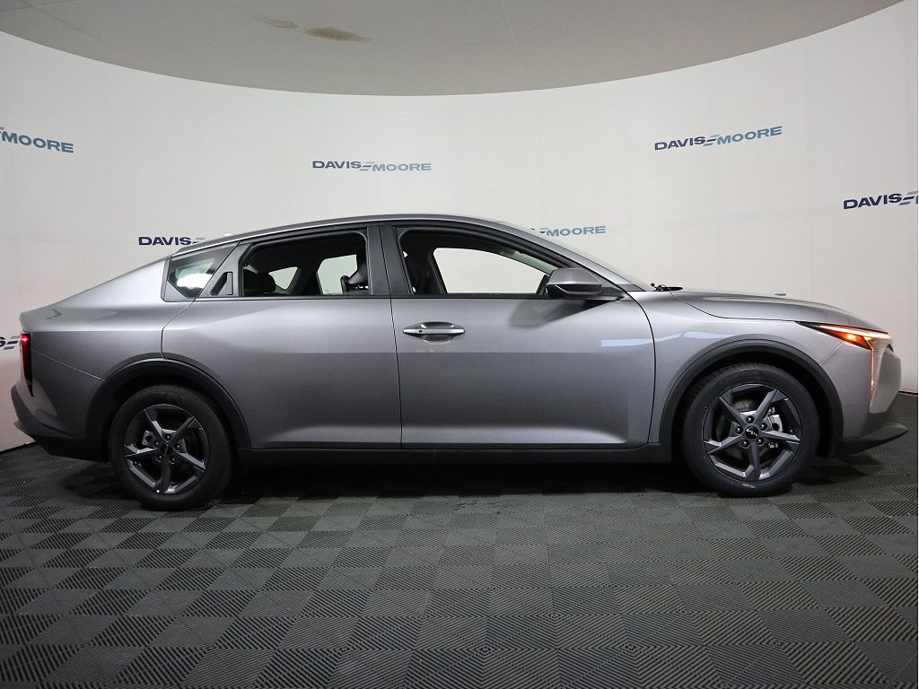 2025 Kia K4 LX