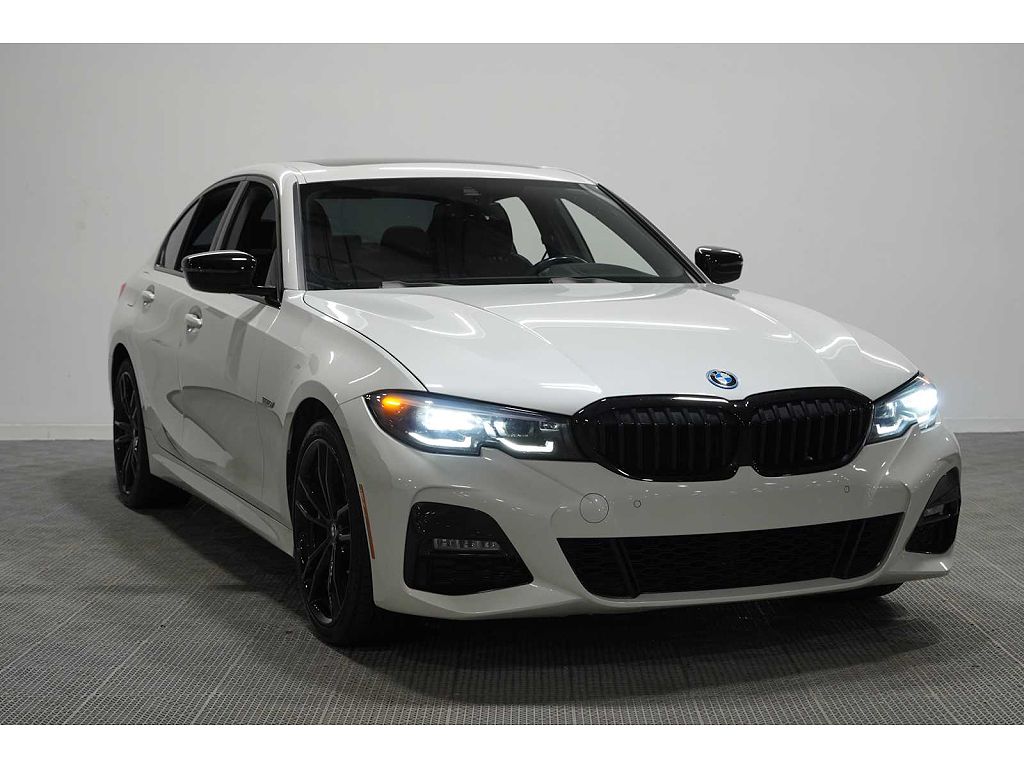 2022 BMW 3 Series 330e xDrive