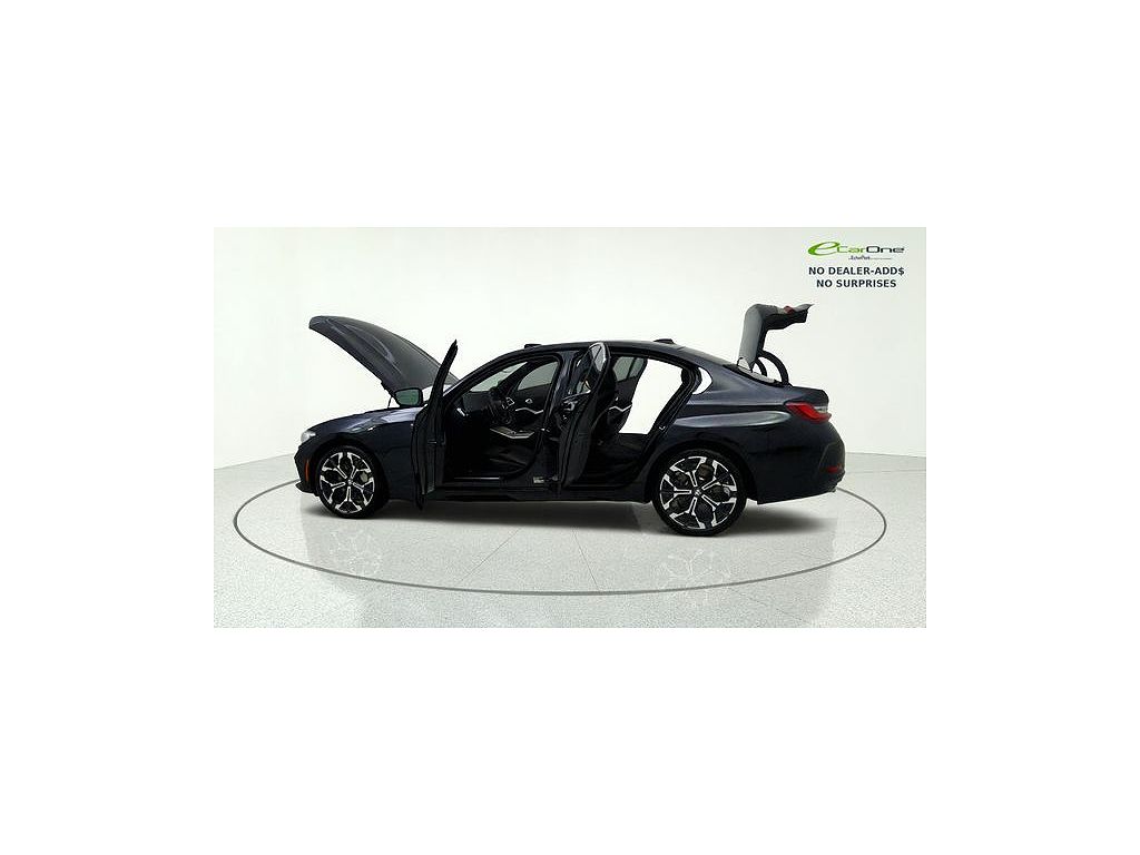 2025 BMW 3 Series 330i xDrive Sedan | PREM | PARKING ASST | 19" WHLS | $5K OPTS