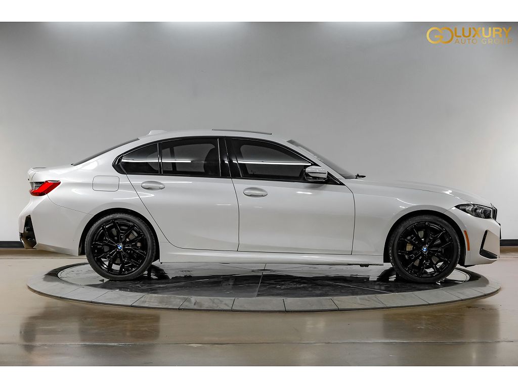 2026 BMW 330i  xDrive M Sport Package/Tacora Red Perforated/Convenience Package/19" M Dual-Spoke Bicolor 995M Wheels  