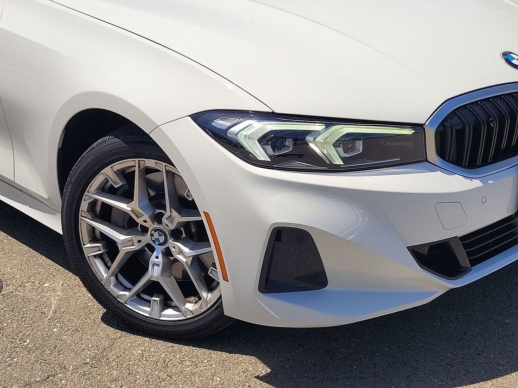 2025 BMW 3 Series 330i xDrive