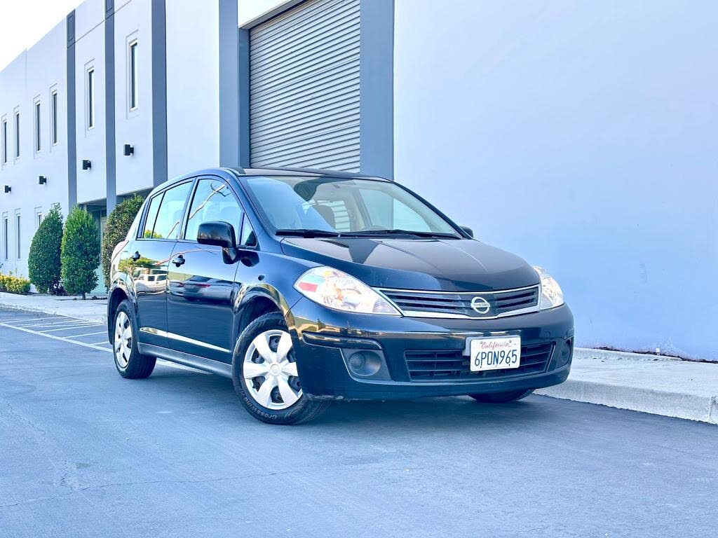 2011 Nissan Versa 1.8 S