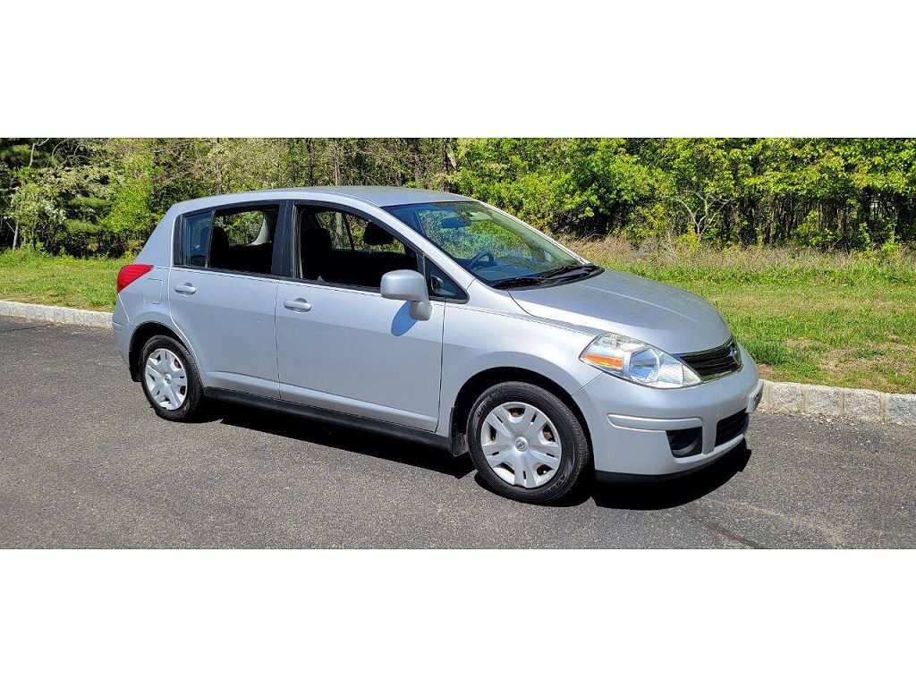 2011 Nissan Versa 1.8 SL