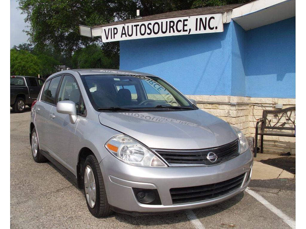 2010 Nissan Versa 1.8 SL