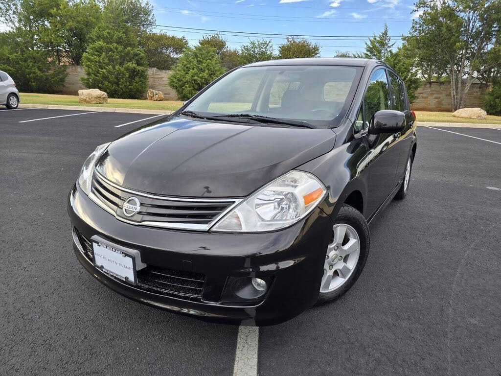 2011 Nissan Versa 1.8 S