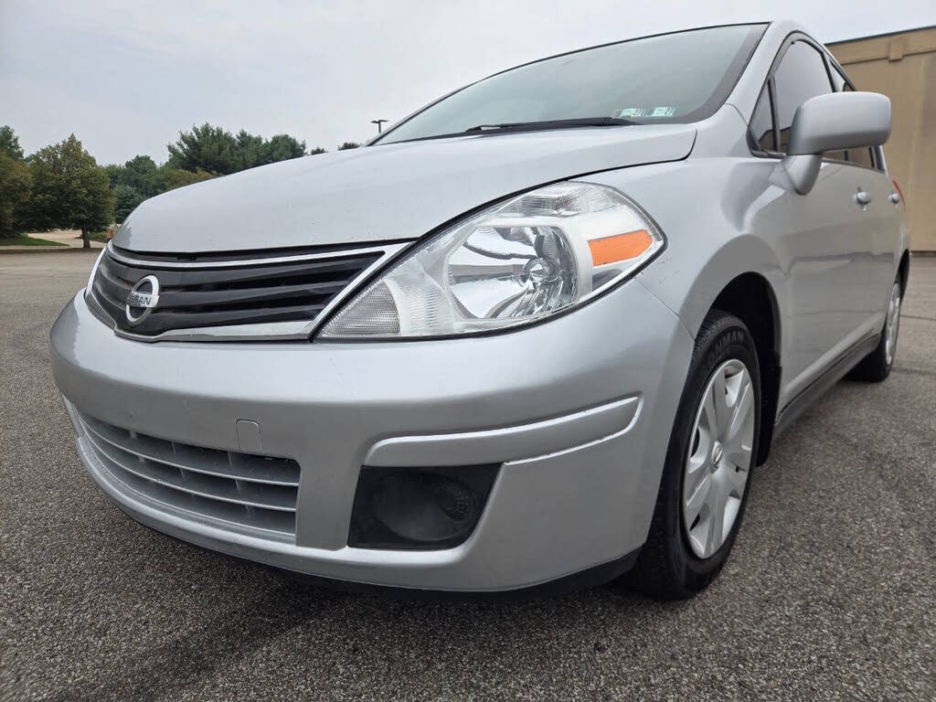 2012 Nissan Versa 1.8 SL