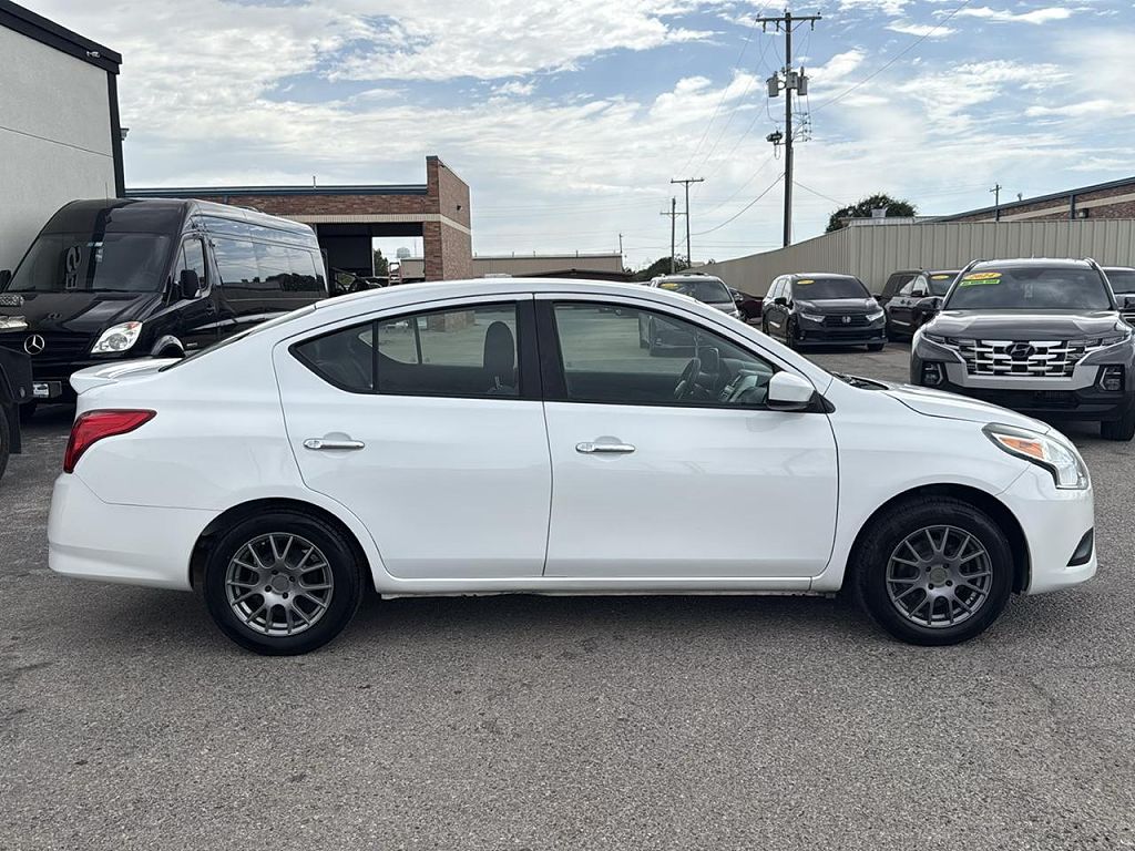 2016 Nissan Versa 1.6 SV