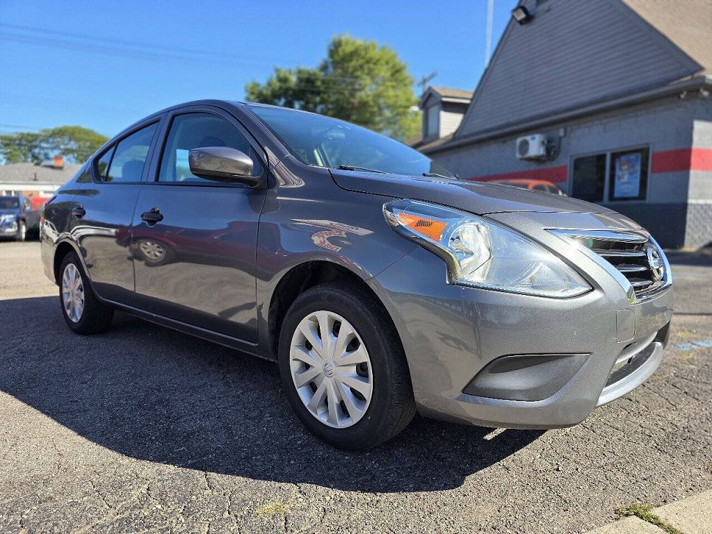2019 Nissan Versa SV