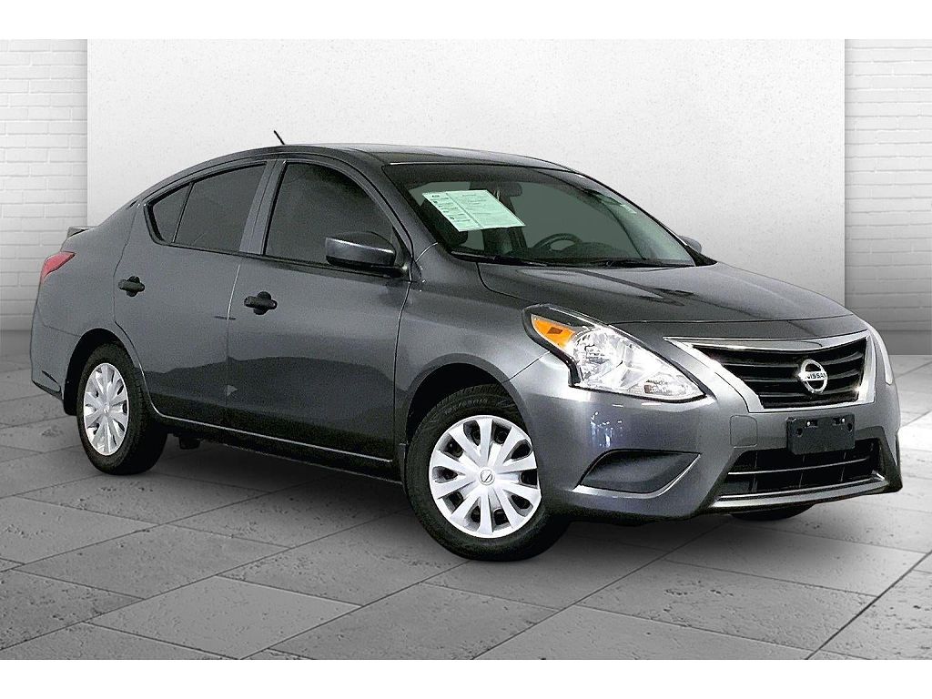 2019 Nissan Versa SV