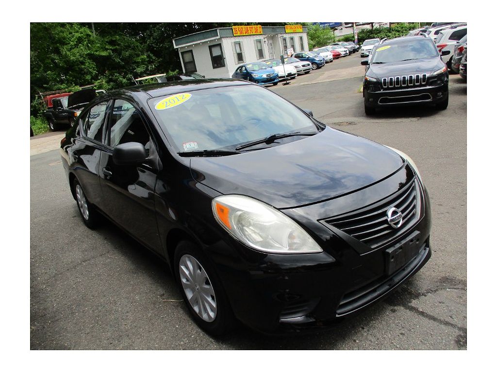 2012 Nissan Versa 1.6 SV