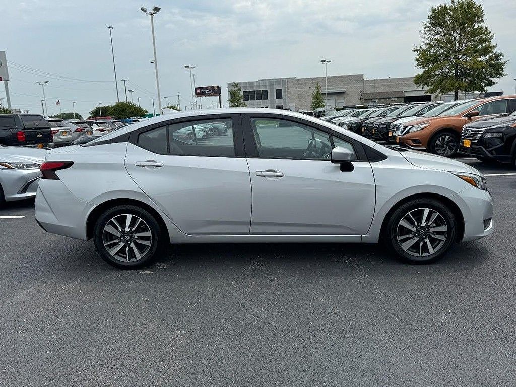 2025 Nissan Versa SV