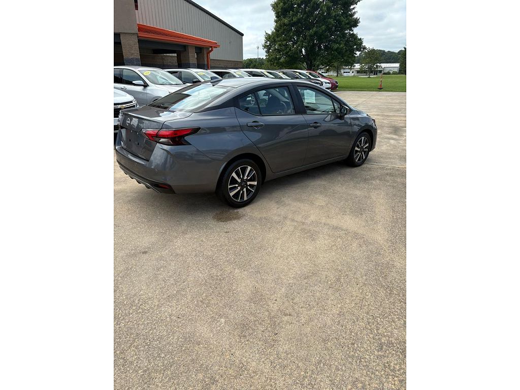 2025 Nissan Versa SV CVT