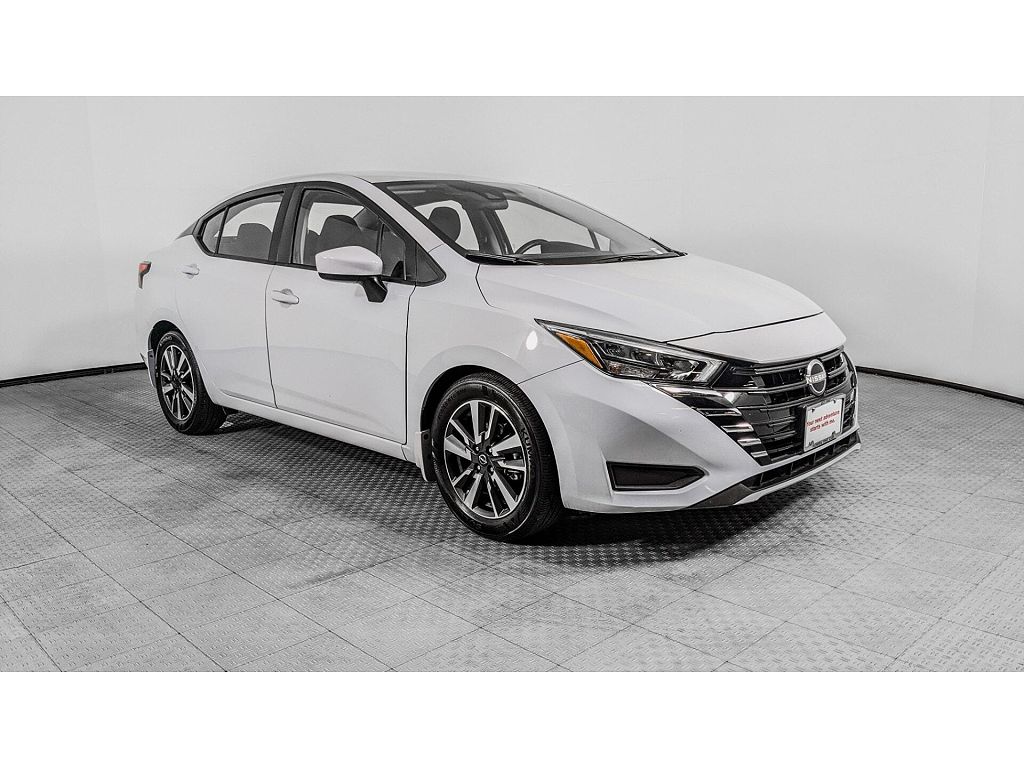 2025 Nissan Versa SV