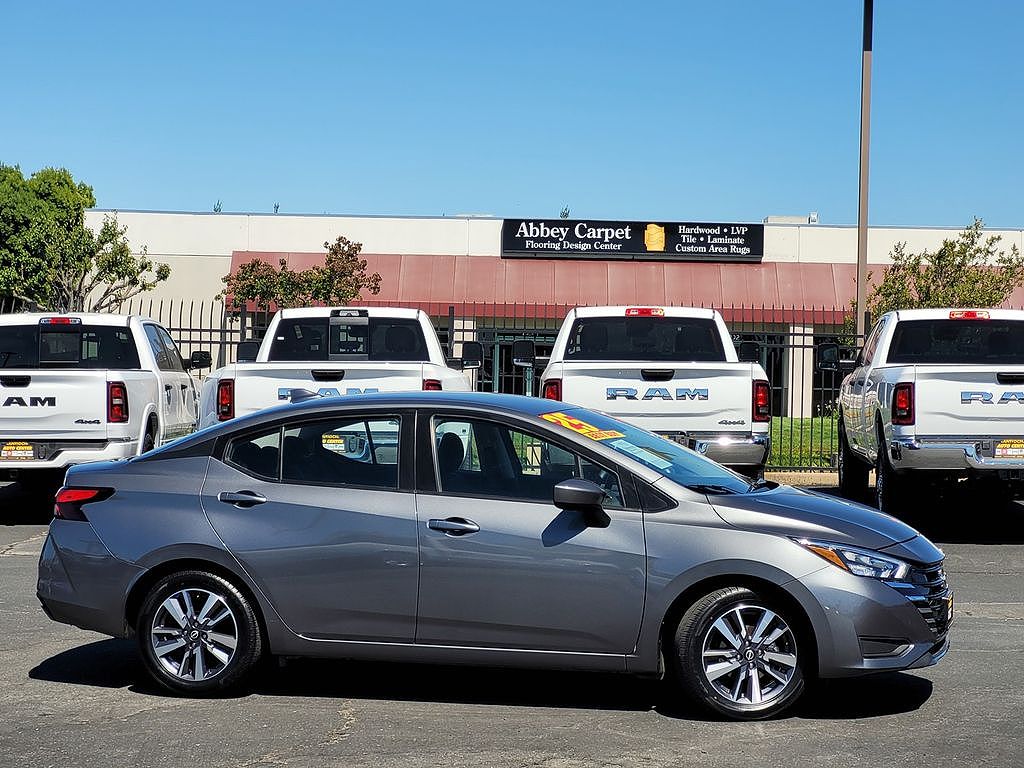 2025 Nissan Versa SV