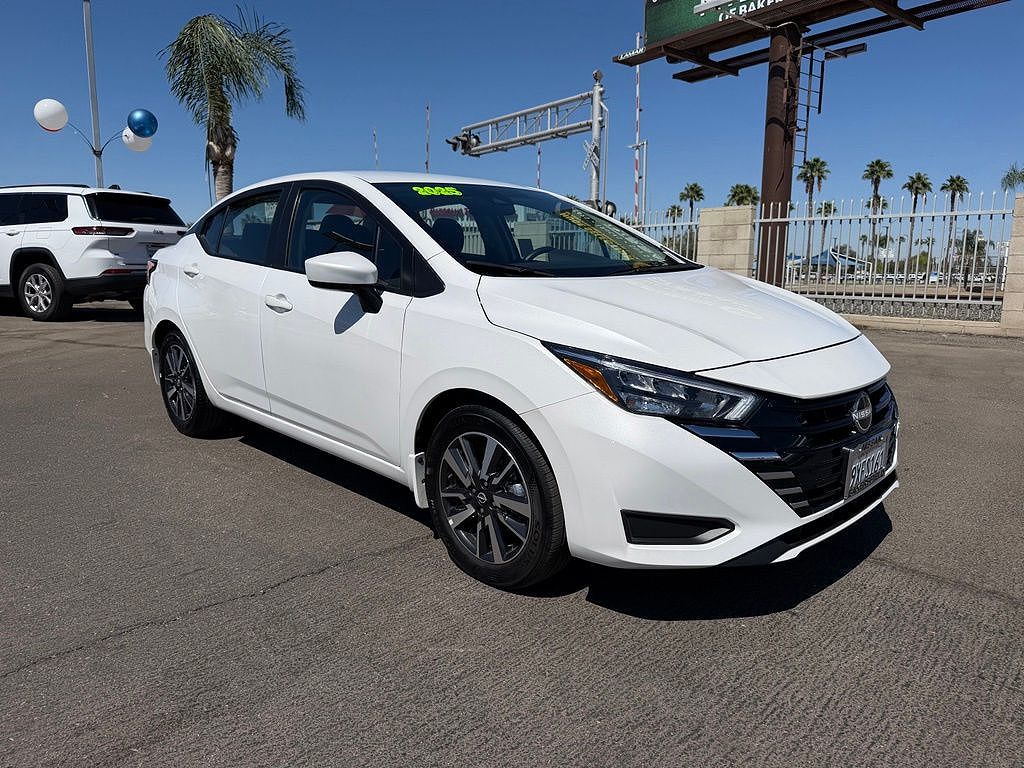 2025 Nissan Versa SV