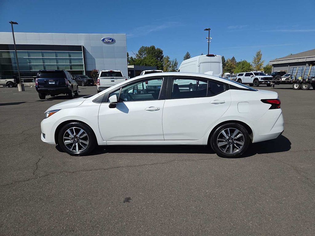 2024 Nissan Versa SV