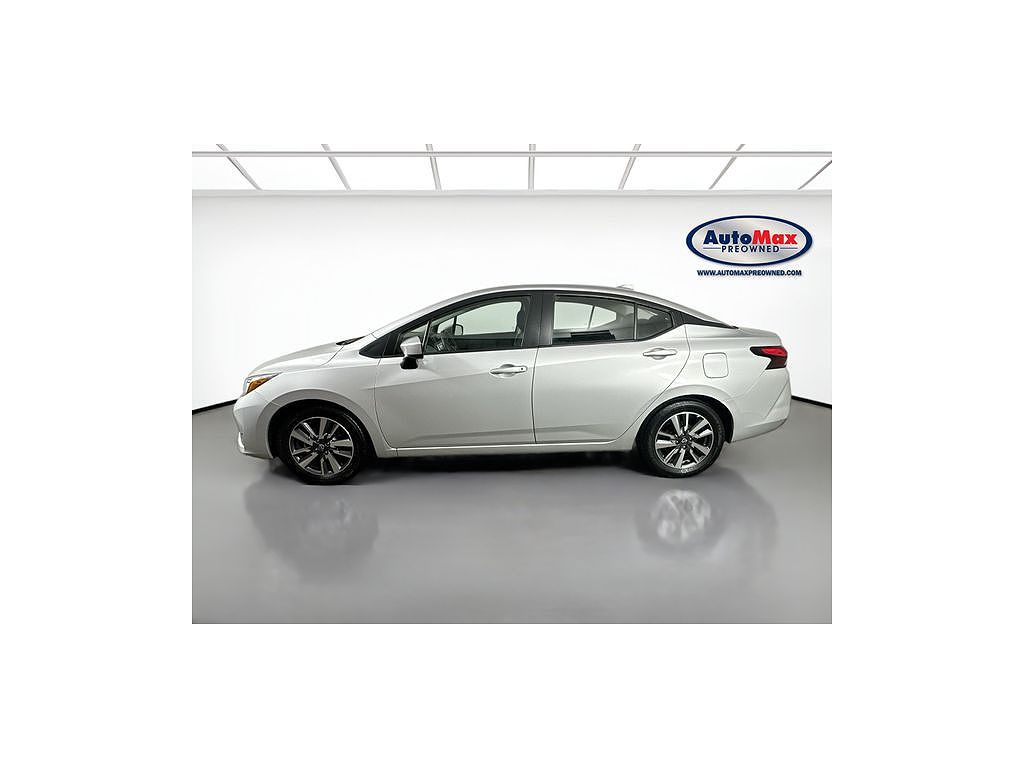 2023 Nissan Versa SV