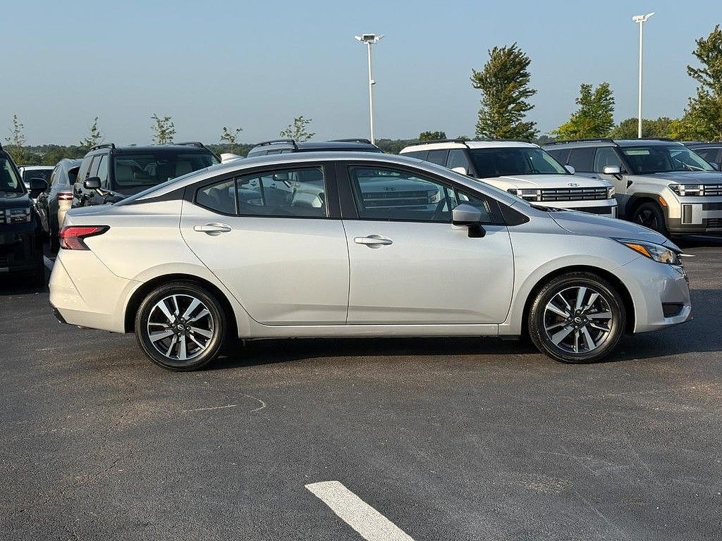 2025 Nissan Versa SV