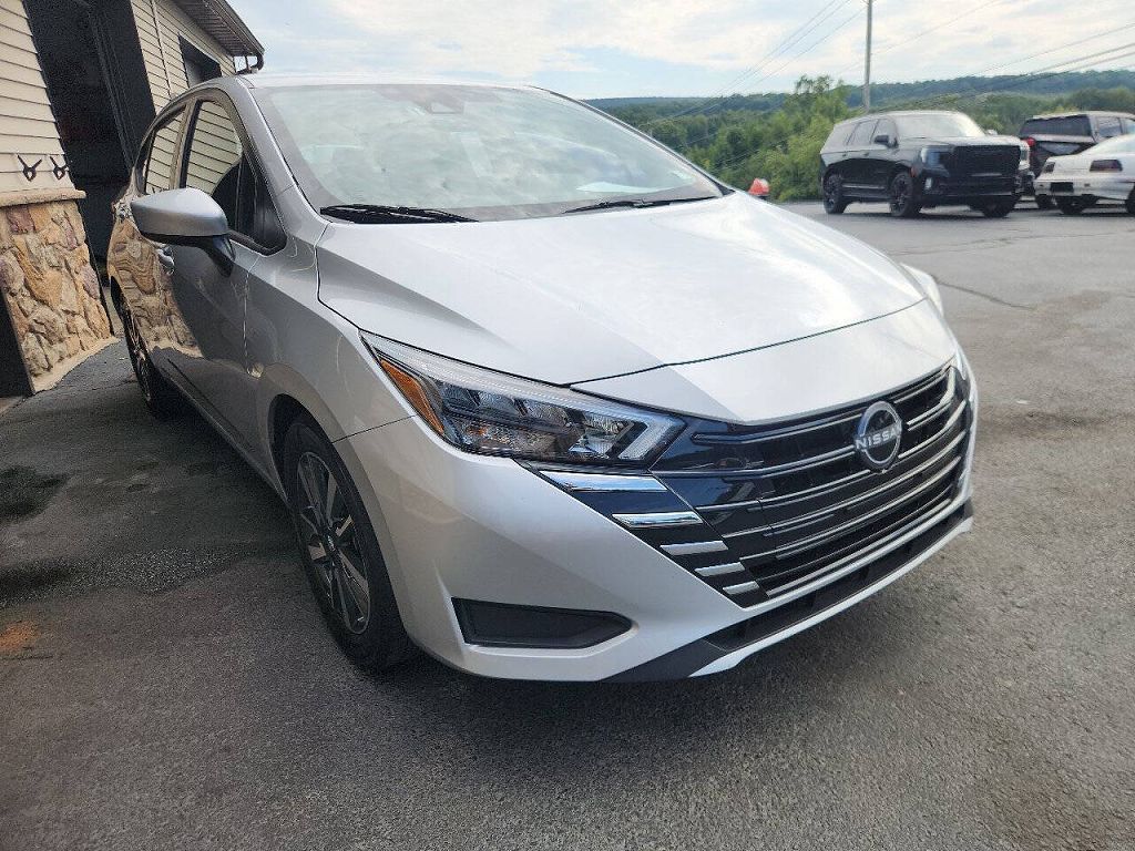 2025 Nissan Versa SV