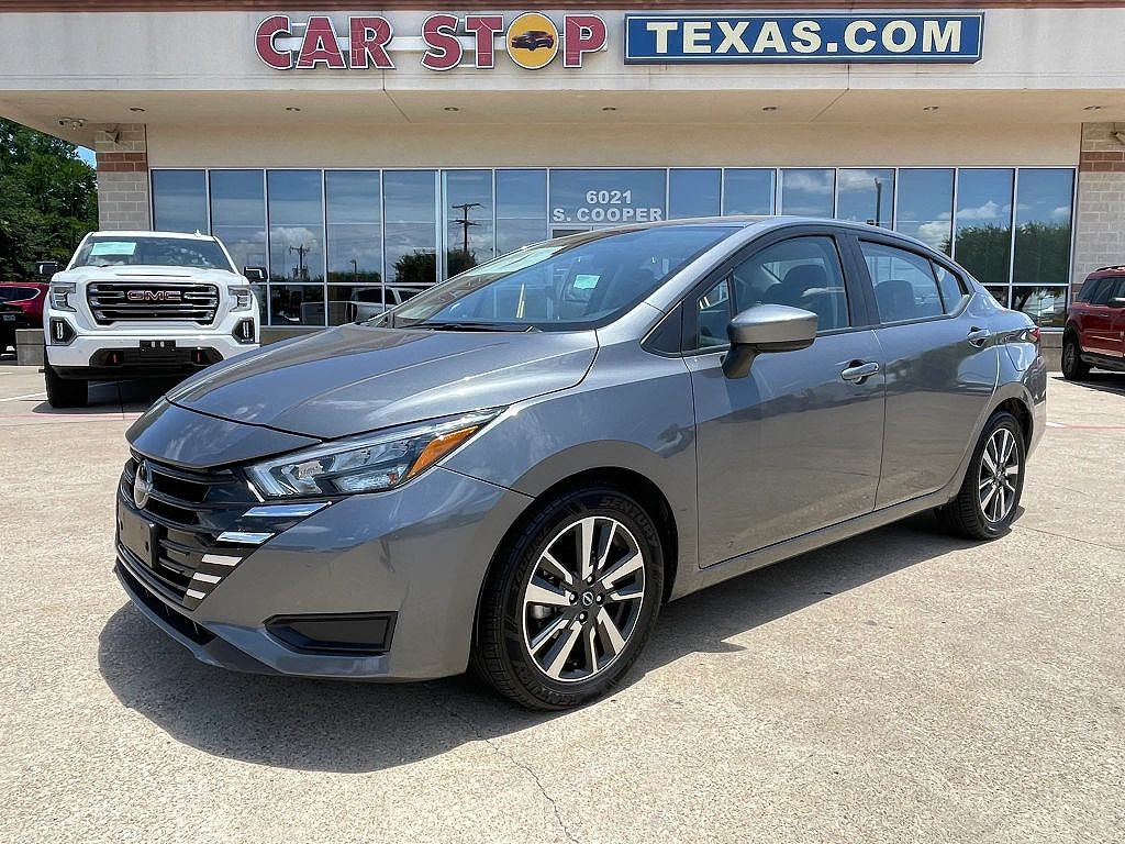 2025 Nissan Versa SV