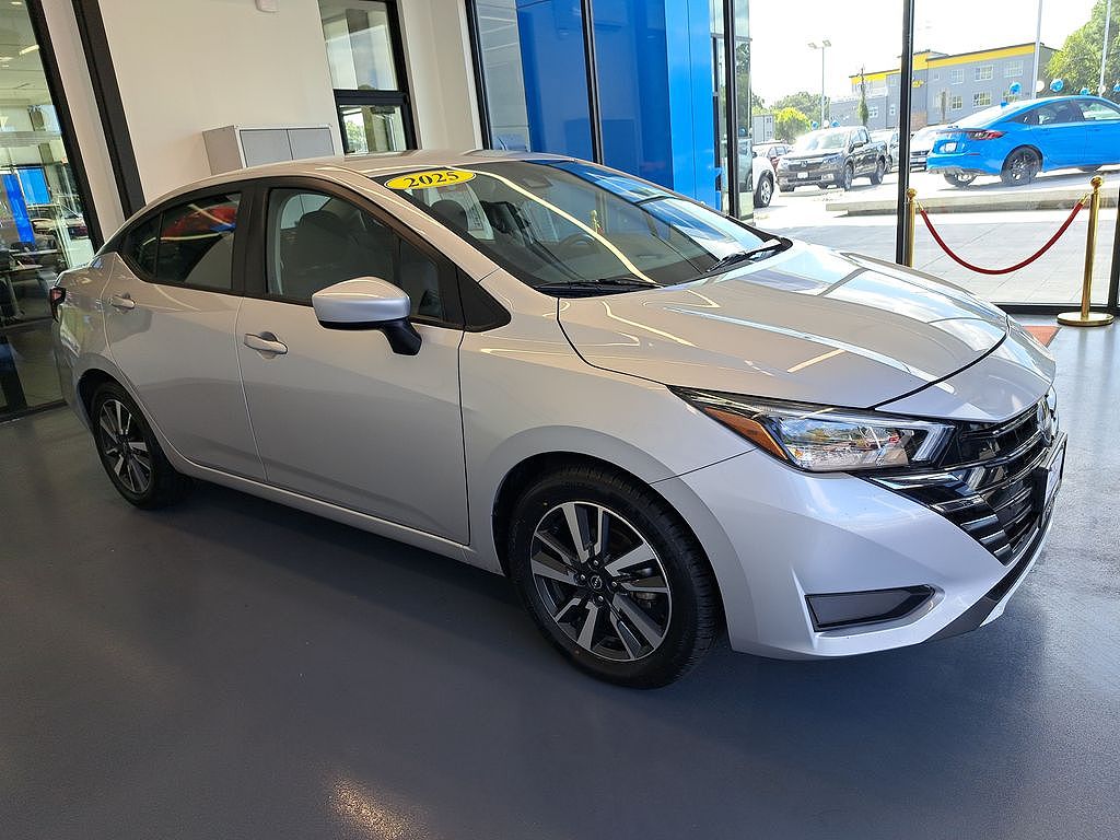 2025 Nissan Versa SV