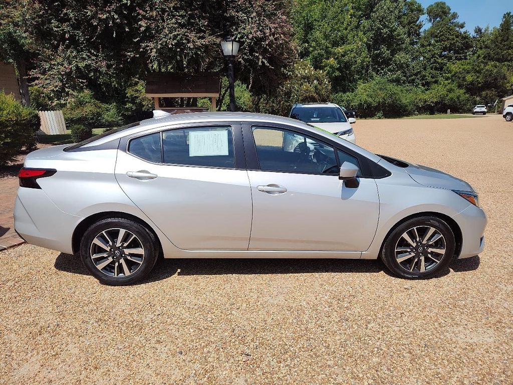 2024 Nissan Versa SV
