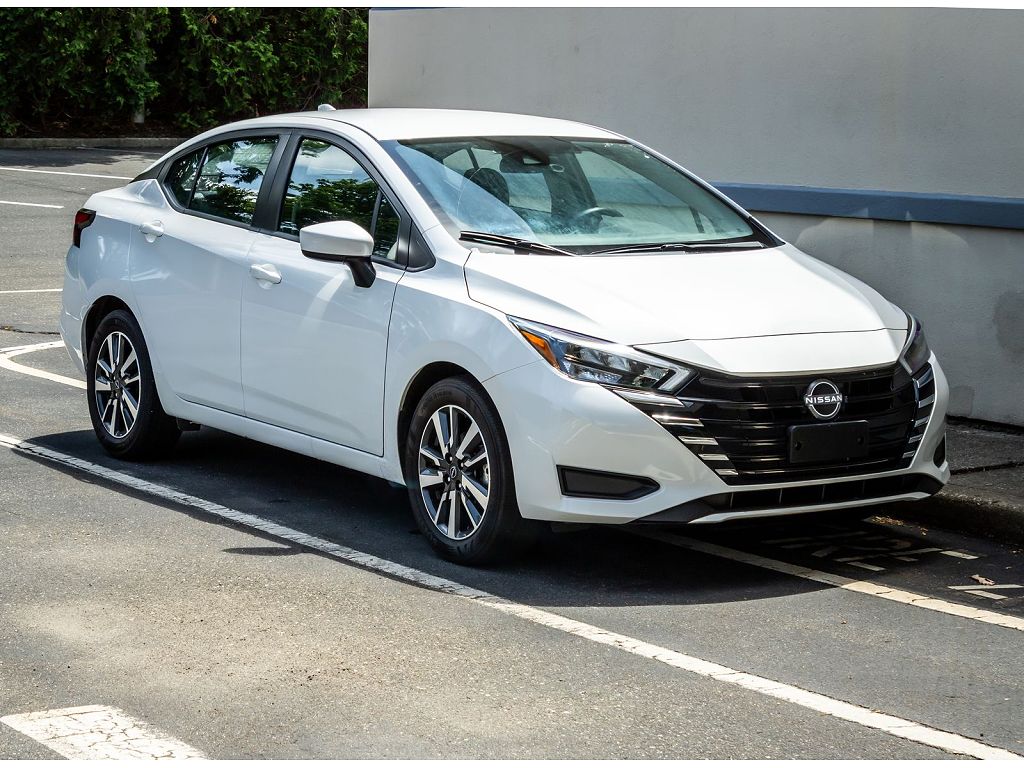 2025 Nissan Versa SV