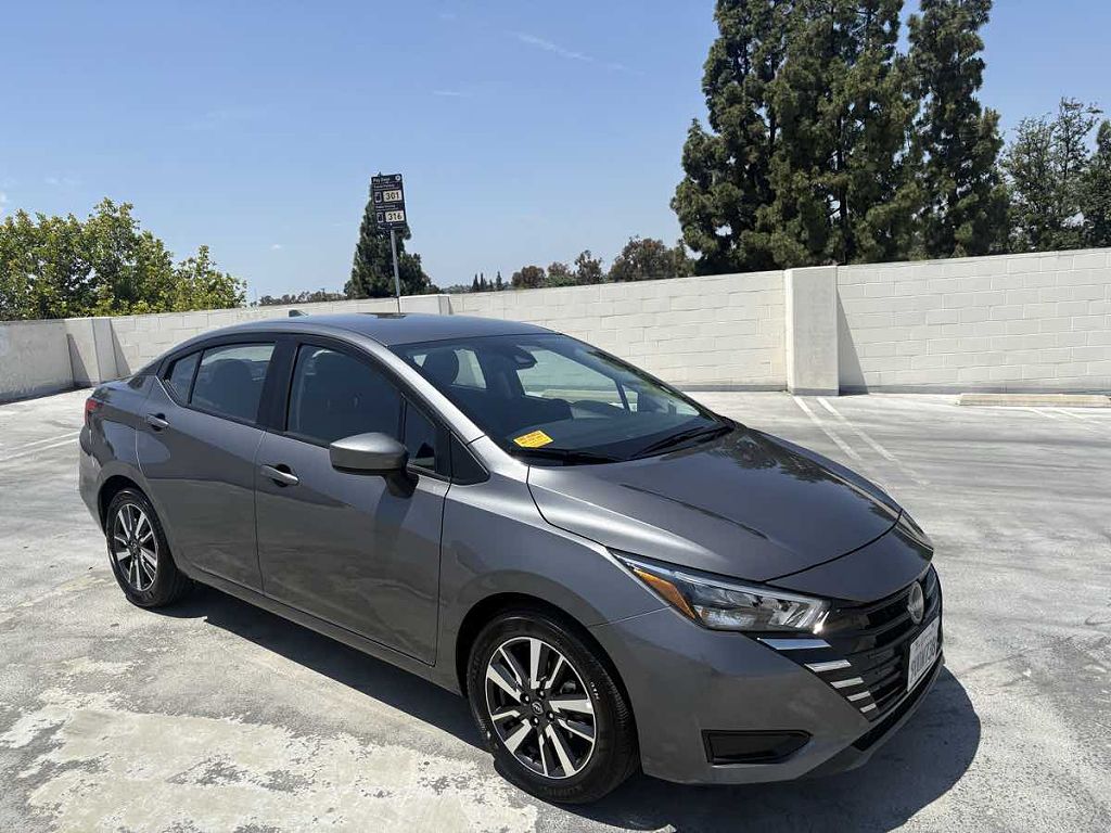 2025 Nissan Versa SV