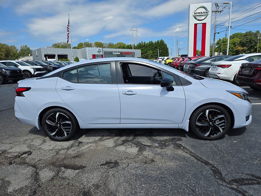 2024 Nissan Versa SR