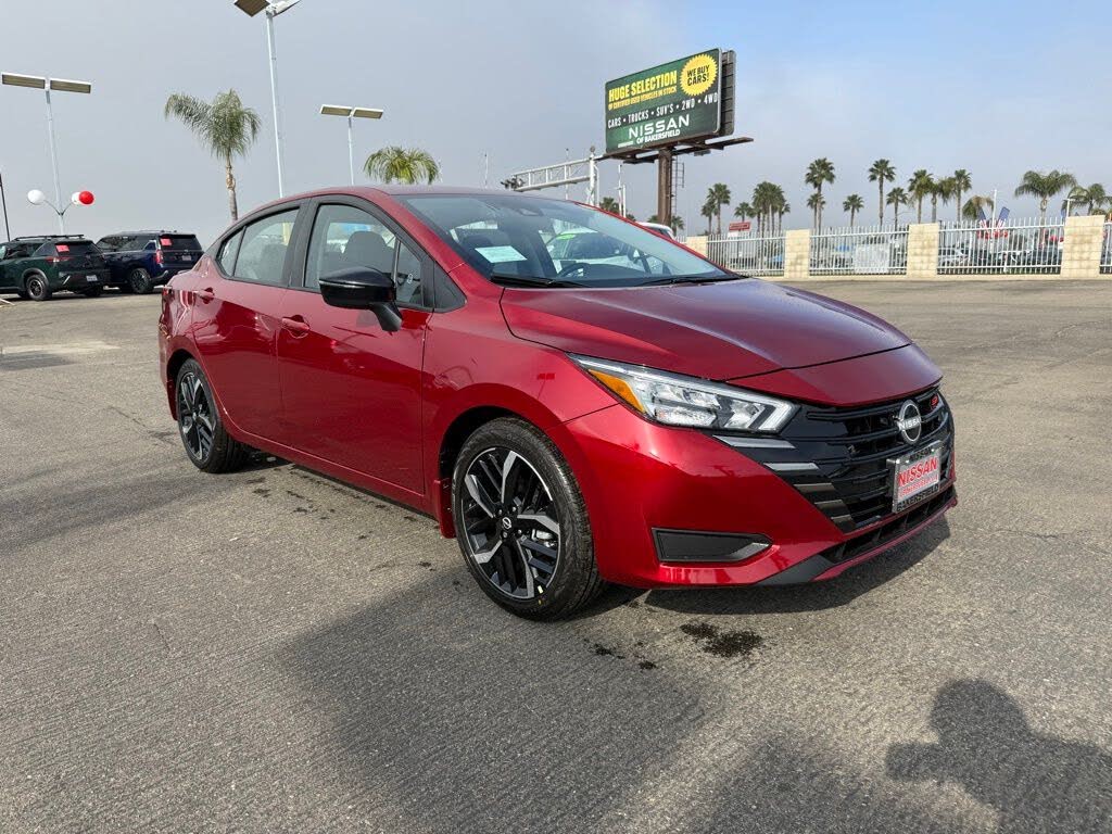 2025 Nissan Versa SR