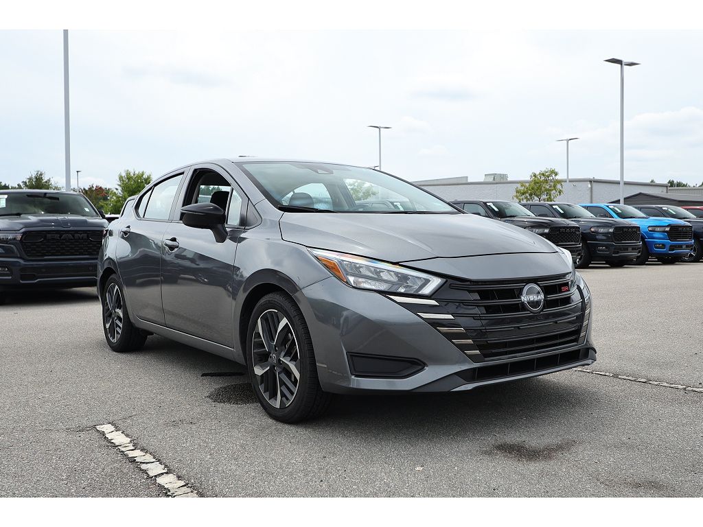 2024 Nissan Versa SR
