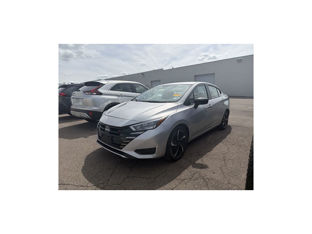 2024 Nissan Versa 1.6 SR