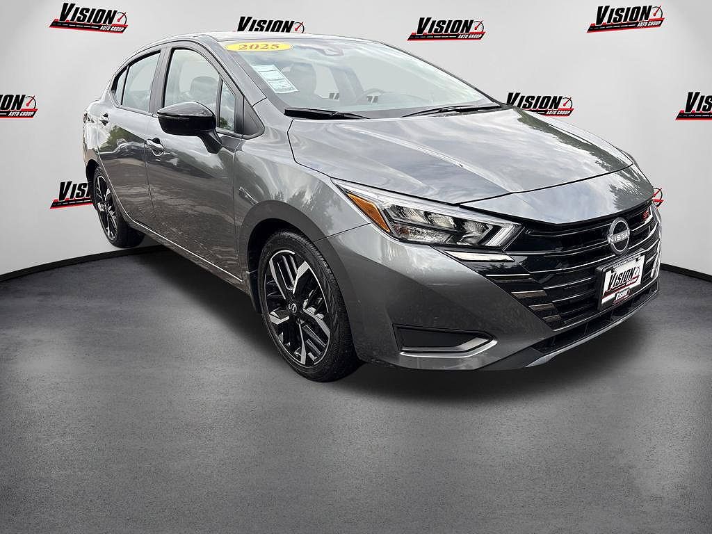 2025 Nissan Versa SR
