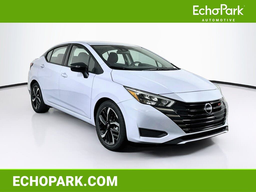 2025 Nissan Versa SR